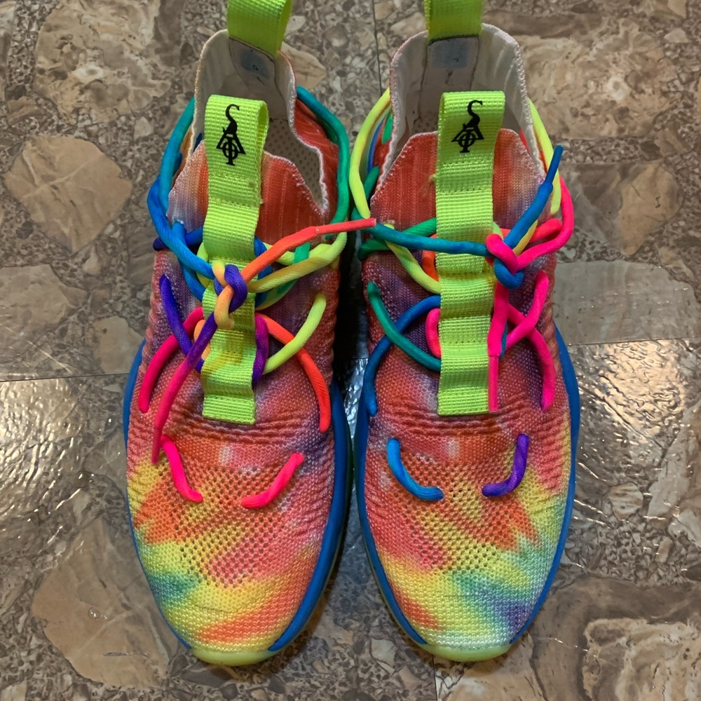 Sia Collective V2 “Coachella” Size 5 Men’s